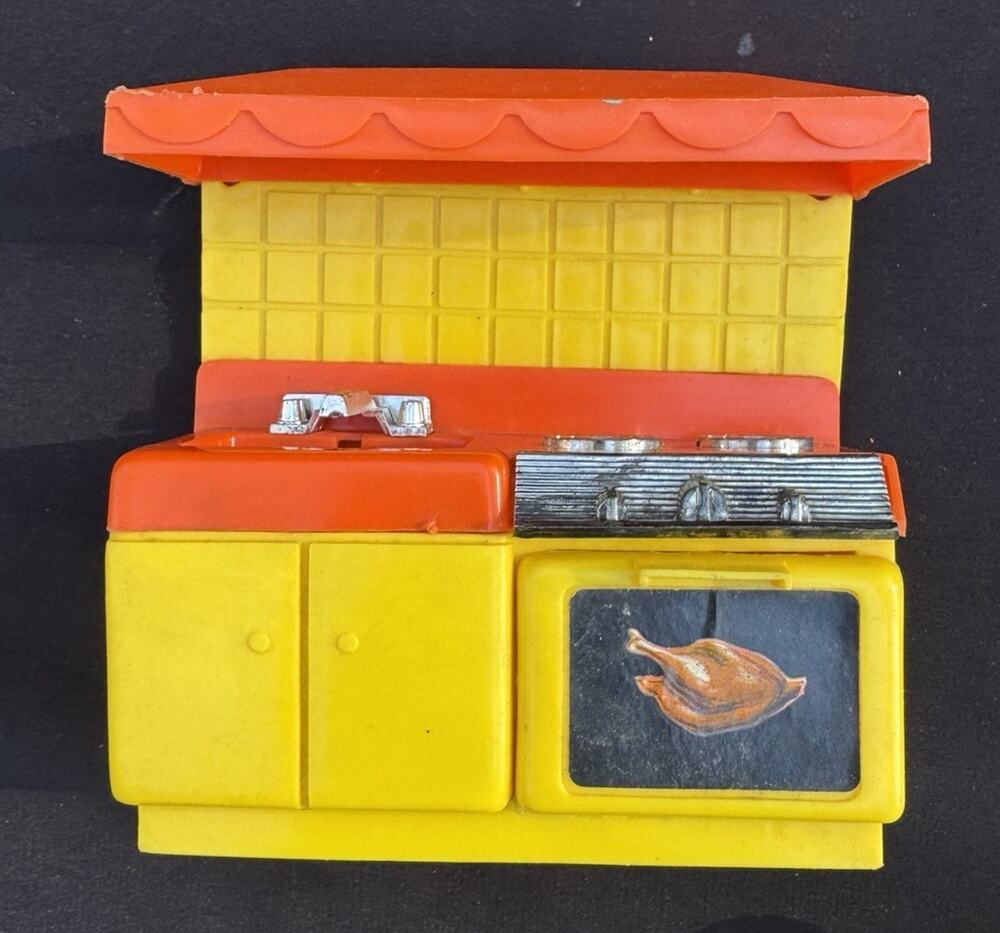 Vintage Remco Heidi Kitchen Set Oven Sink Stove Doll Furniture LO15